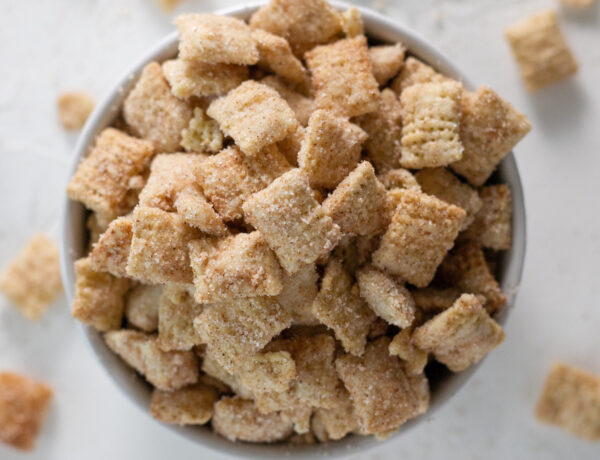 snickerdoodle chex mix in