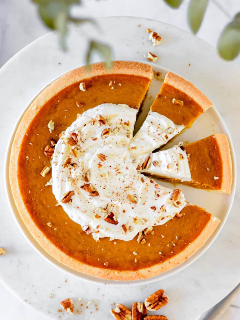 pumpkin pie with whipped cream
