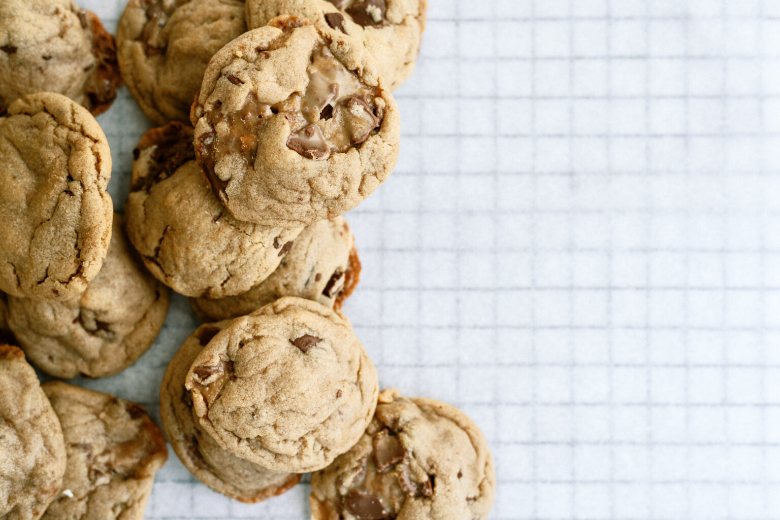 Peanut Butter Caramel Cookies Best Desserts