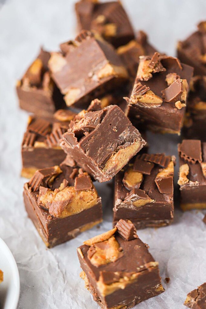 Reese's Fudge {3 Ingredients!} - Best Desserts