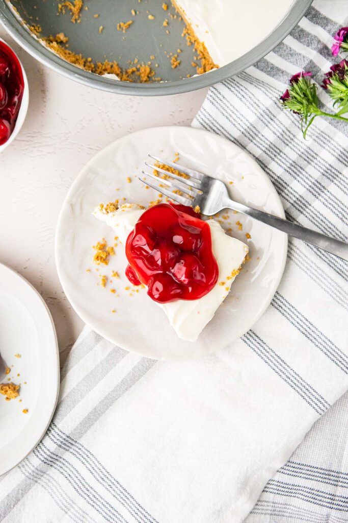 cherry no bake cheesecake slice