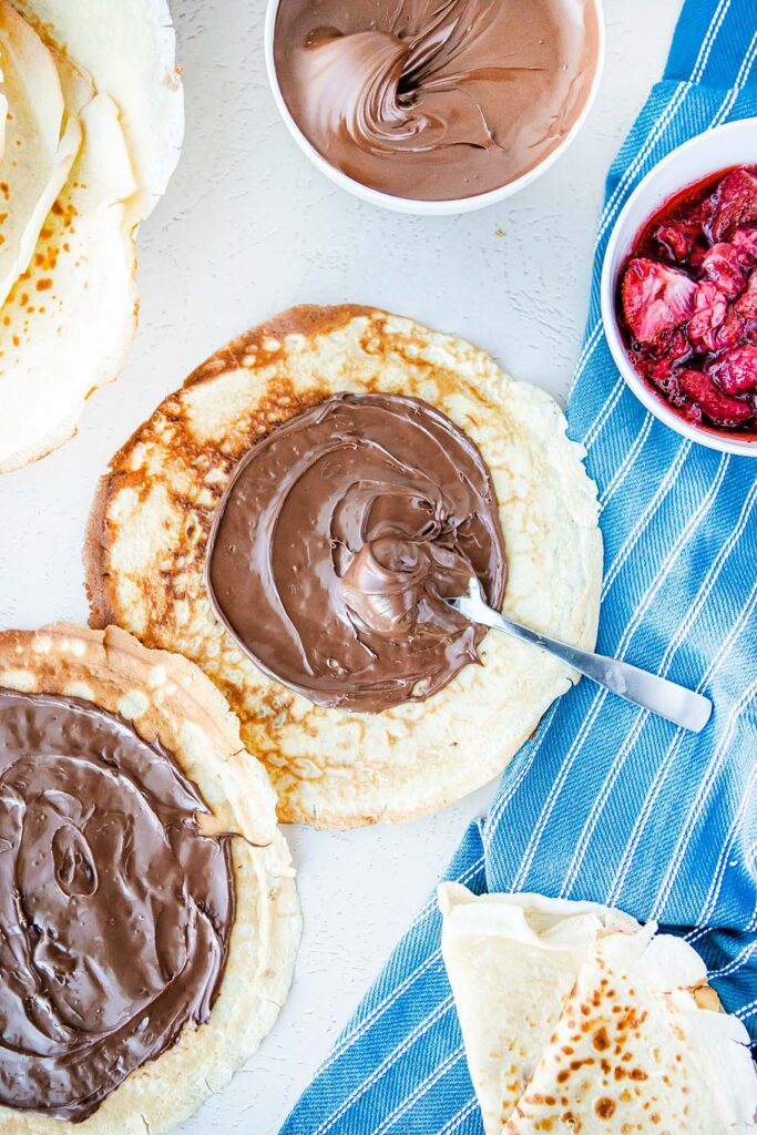 filling crepes with nutella